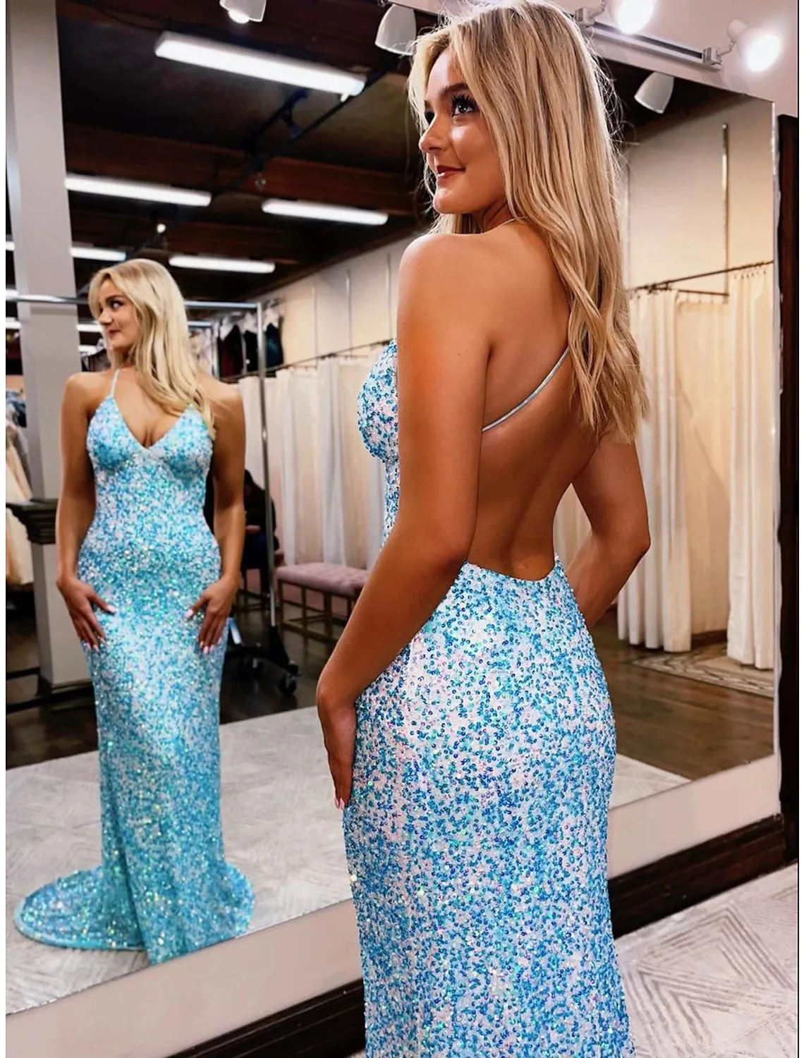 Luolandi Mermaid / Trumpet Prom Dresses Sexy Dress Formal Court Train Sleeveless V Neck Sequined Backless