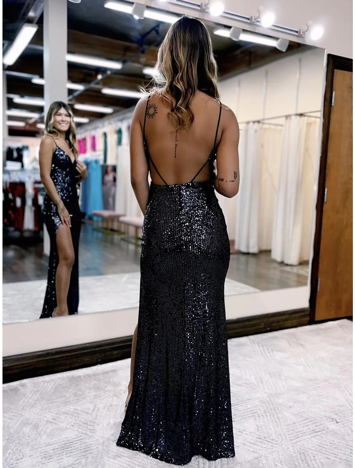 Luolandi Mermaid / Trumpet Prom Dresses Sparkle & Shine Dress Formal Wedding Guest Floor Length Sleeveless V Neck Sequined Backless